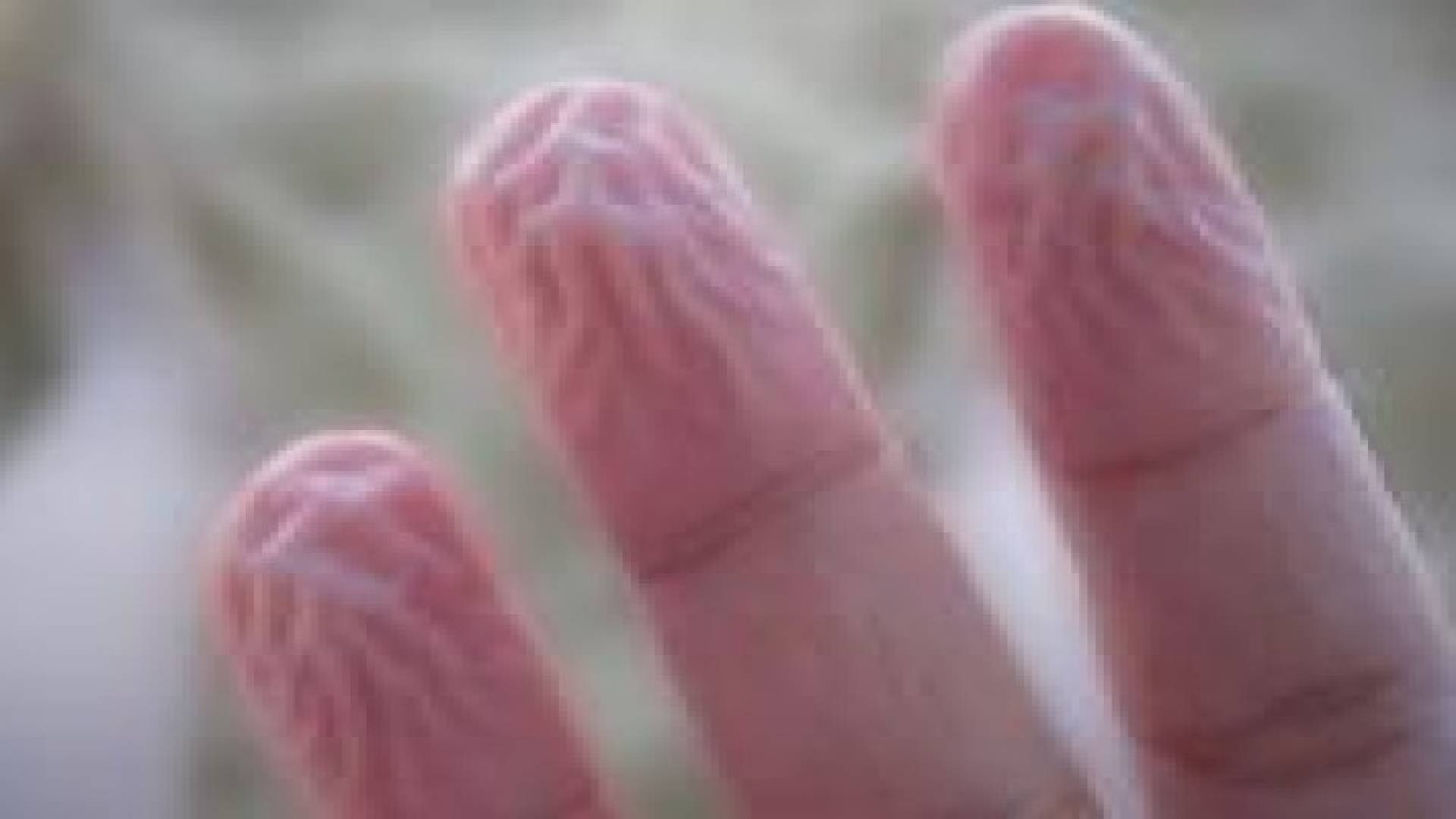 لماذا تتجعد الأصابع بعد تعرضها للماء؟!