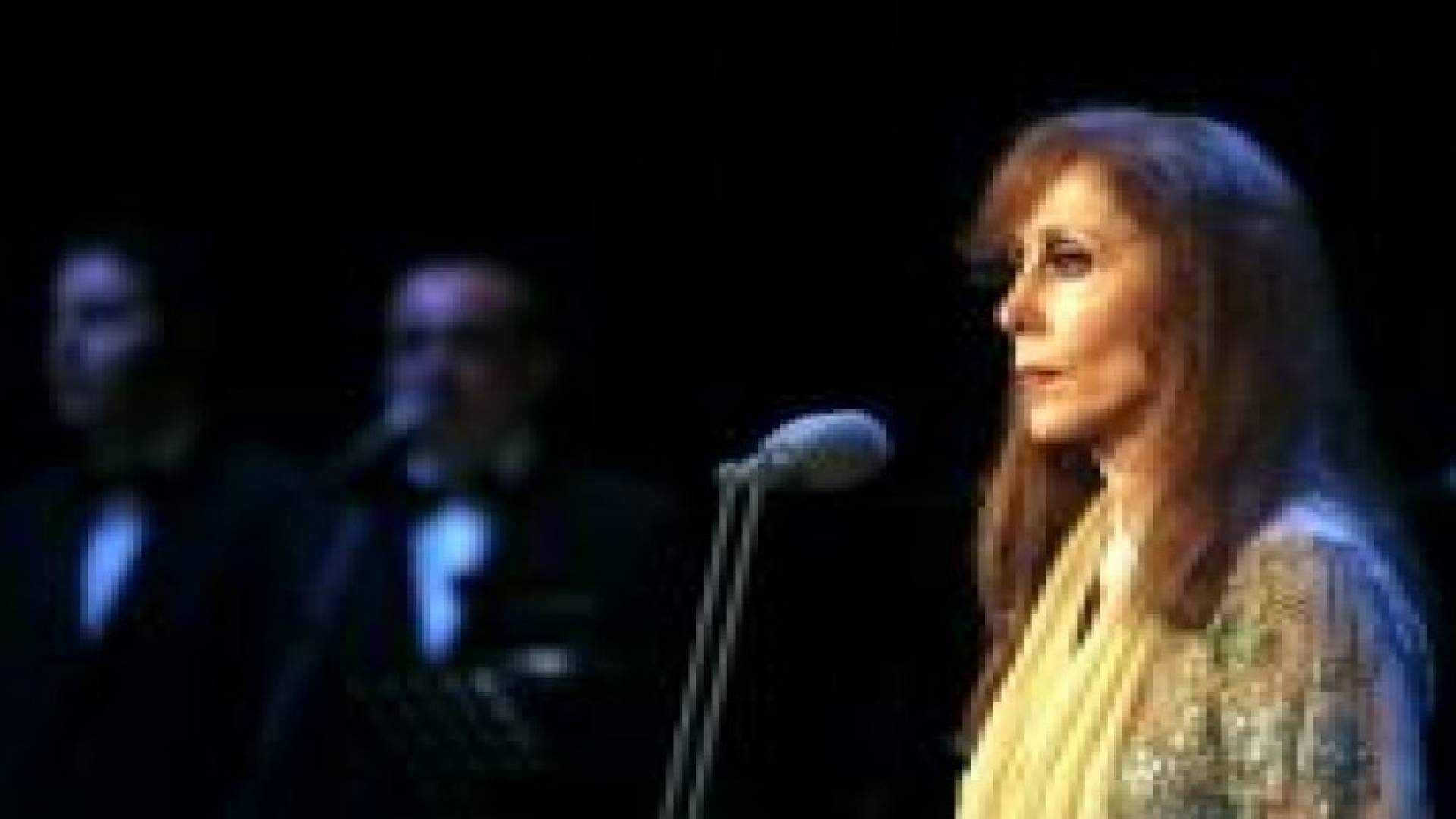 بالفيديو: فيروز تهنئ بالعام الجديد: خلصت سني وطلت سني