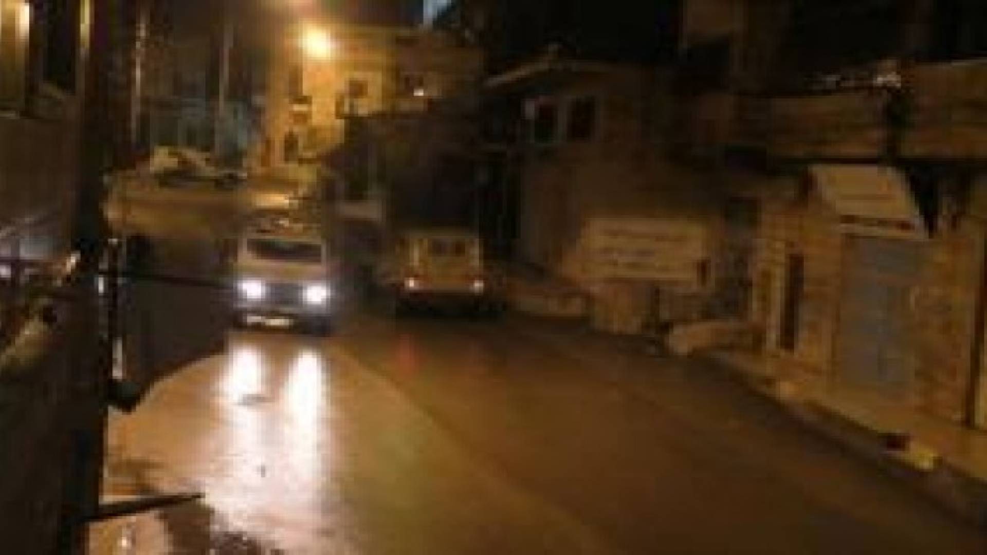 الاحتلال يعتقل 9 مواطنين بمداهمات بالضفة