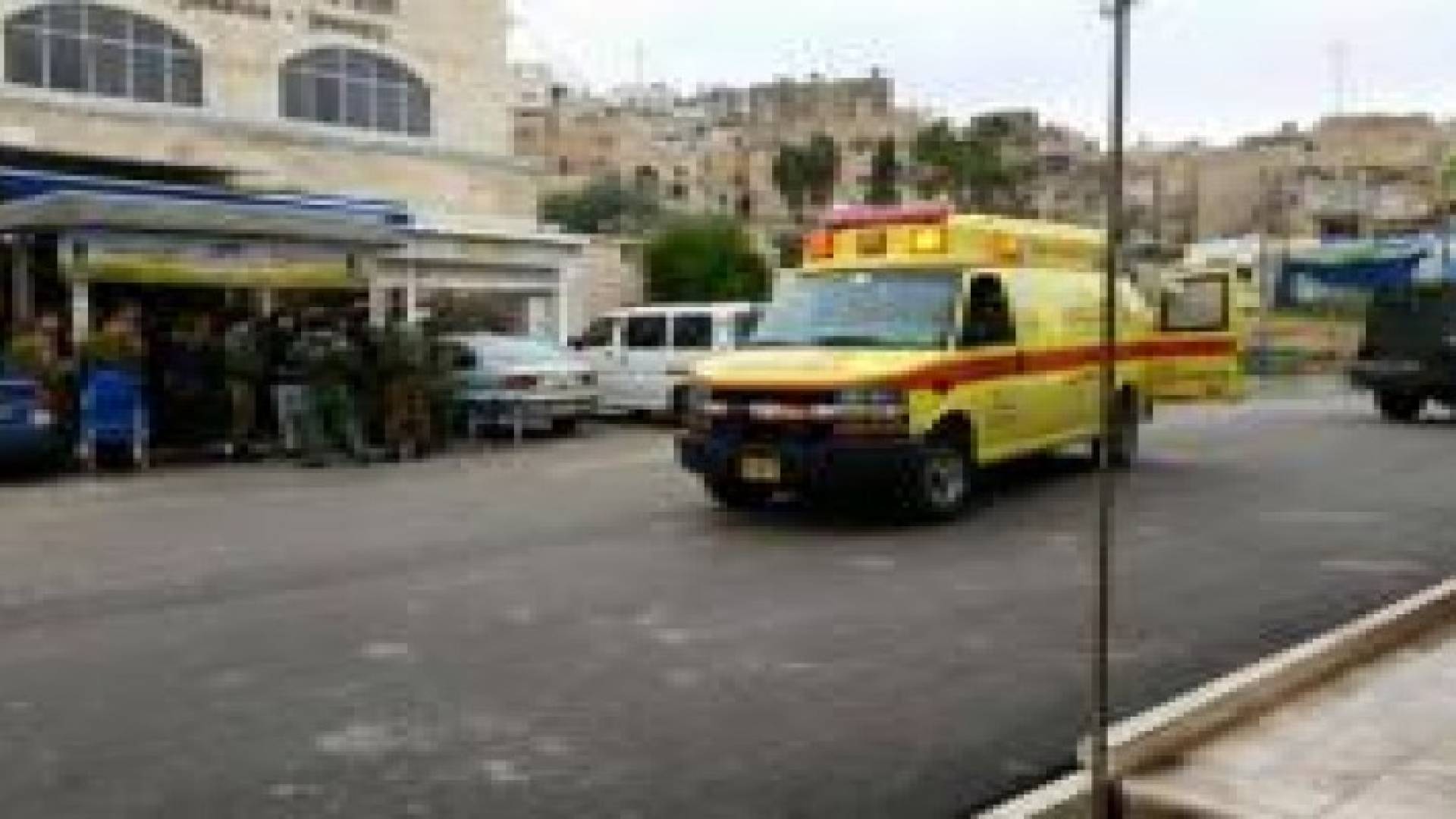 بالصور : اصابة مجندة اسرائيلية برصاص قناص في الخليل وحالتها خطرة