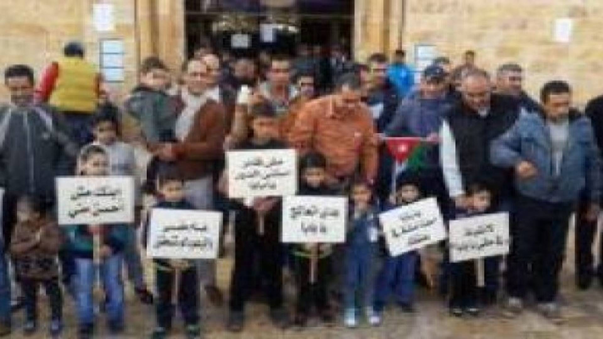 عمال ميناء الفوسفات الجديد بالعقبة ينفذون اعتصاما مفتوحا