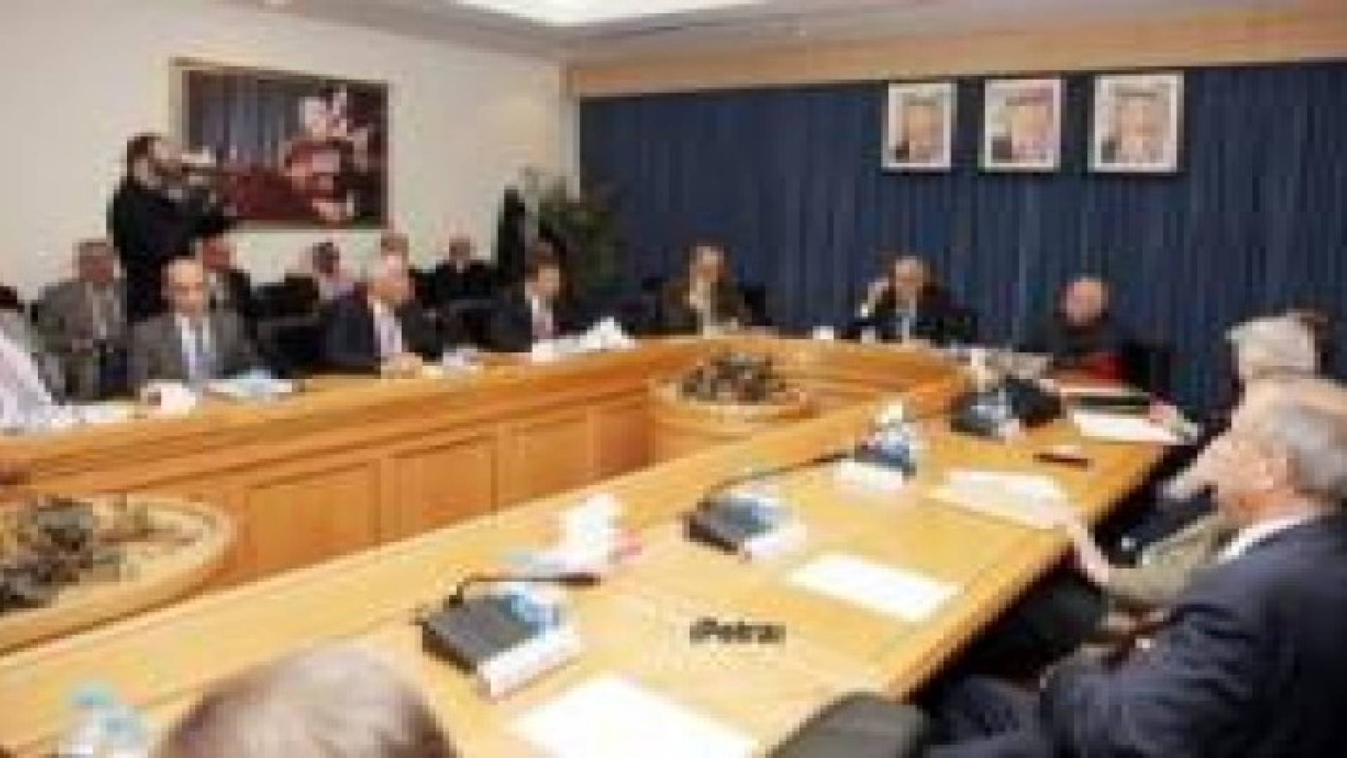 مالية الأعيان تناقش واقع العمل والسياحة