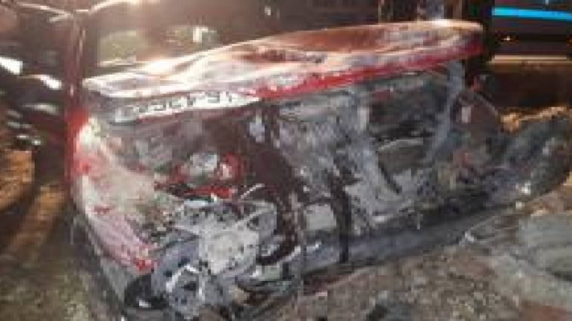 إصابة بالغة بتدهور مركبة على طريق إربد الحصن - صور