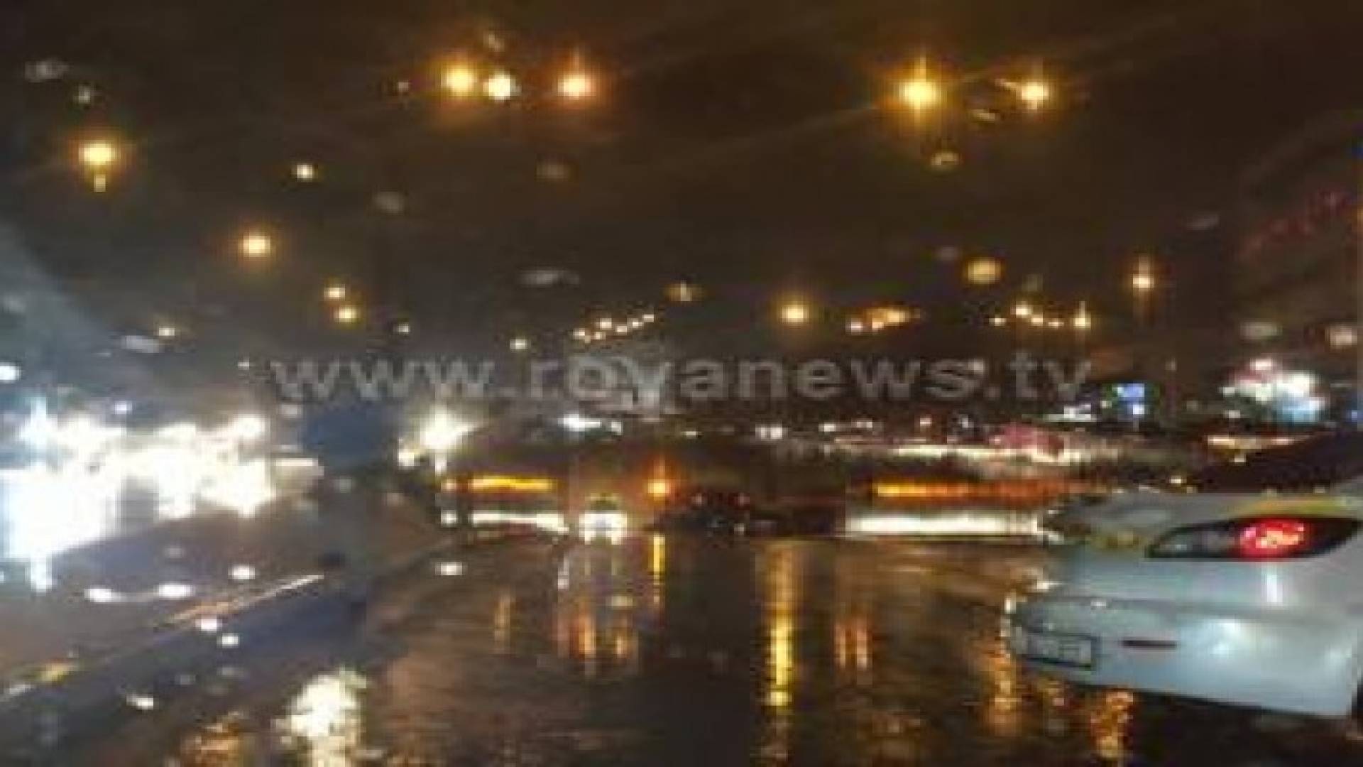 بالصور: إغلاق نفق أبو هريرة شرق العاصمة عمان