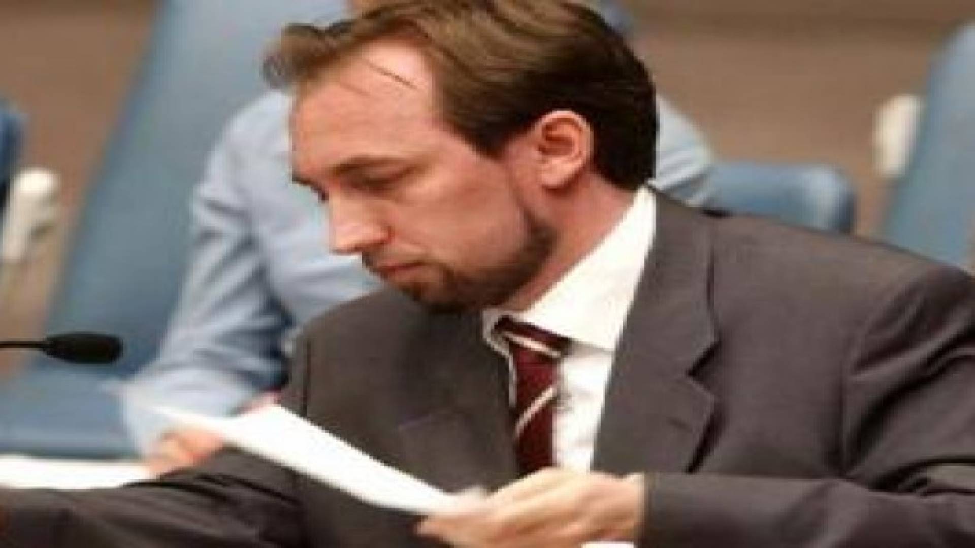 الأمير زيد يحث الحكومة اليمنية على العدول عن قرارها بطرد ممثله