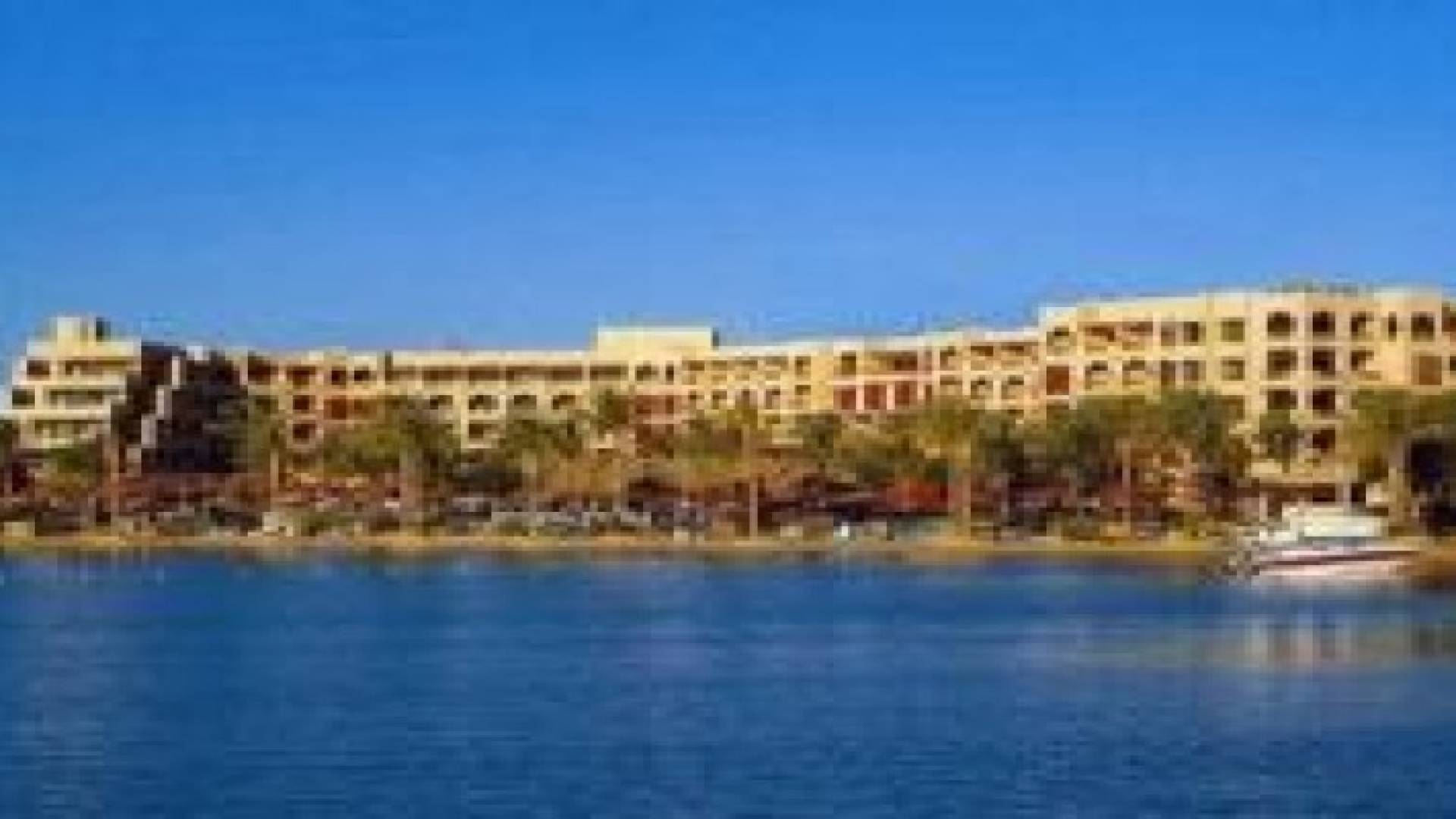 الأمن المصري يتصدى لمسلحين هاجما فندقا بالغردقة