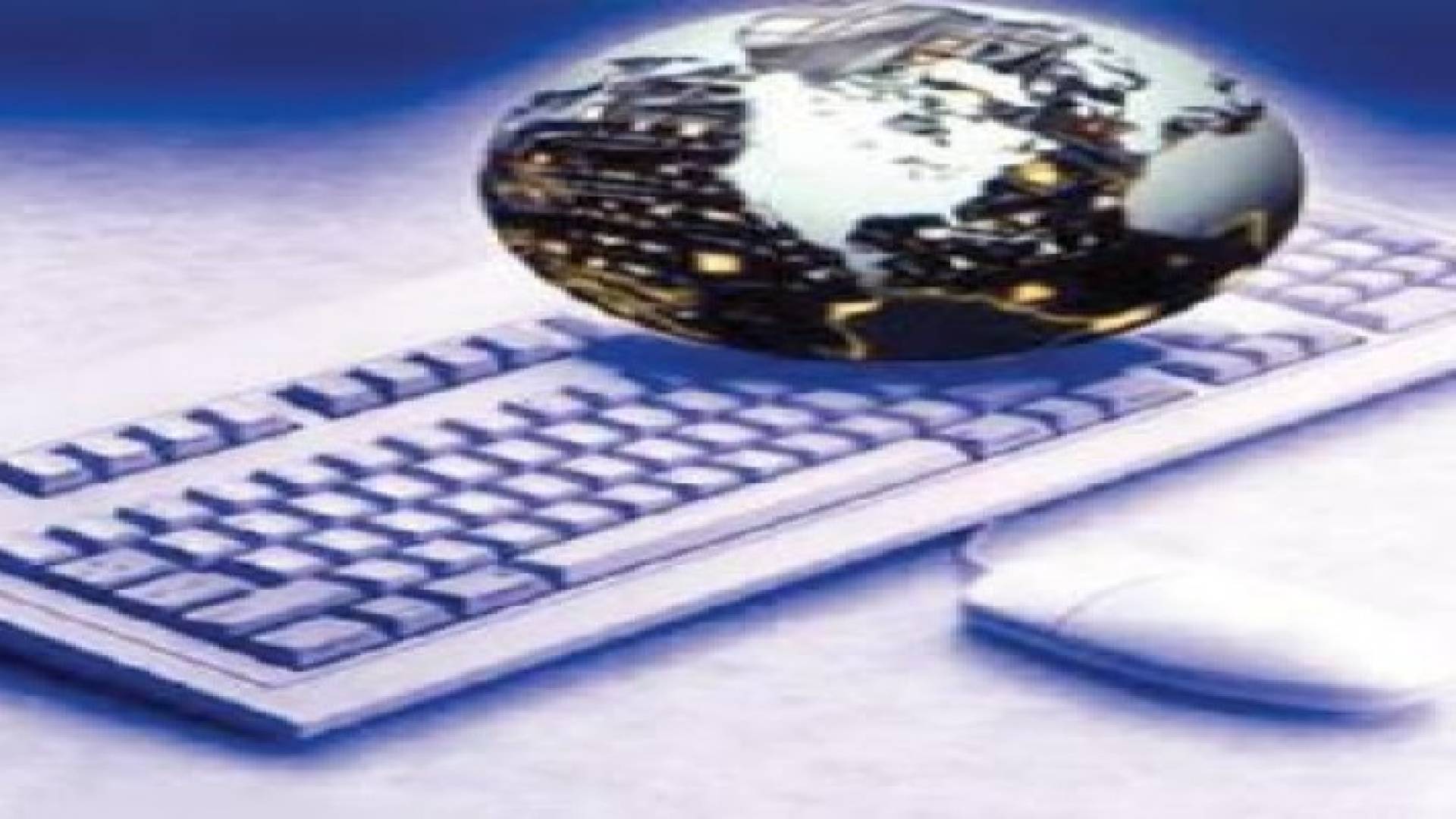وزارة الاتصالات تطلق 100 خدمة الكترونية لخدمة المواطنين