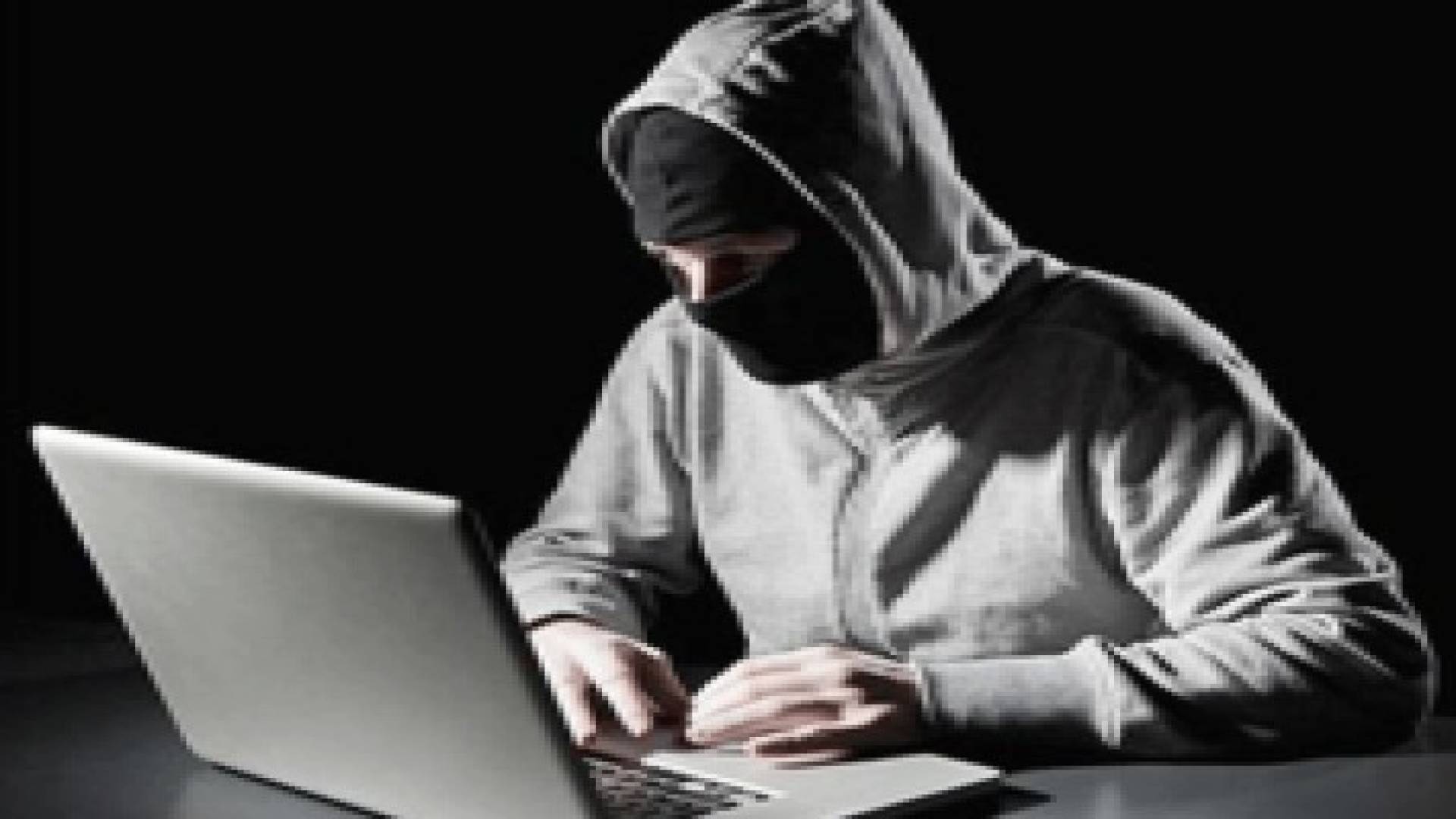 مليونا درهم إماراتي عقوبة إنشاء حساب وهمي على الإنترنت
