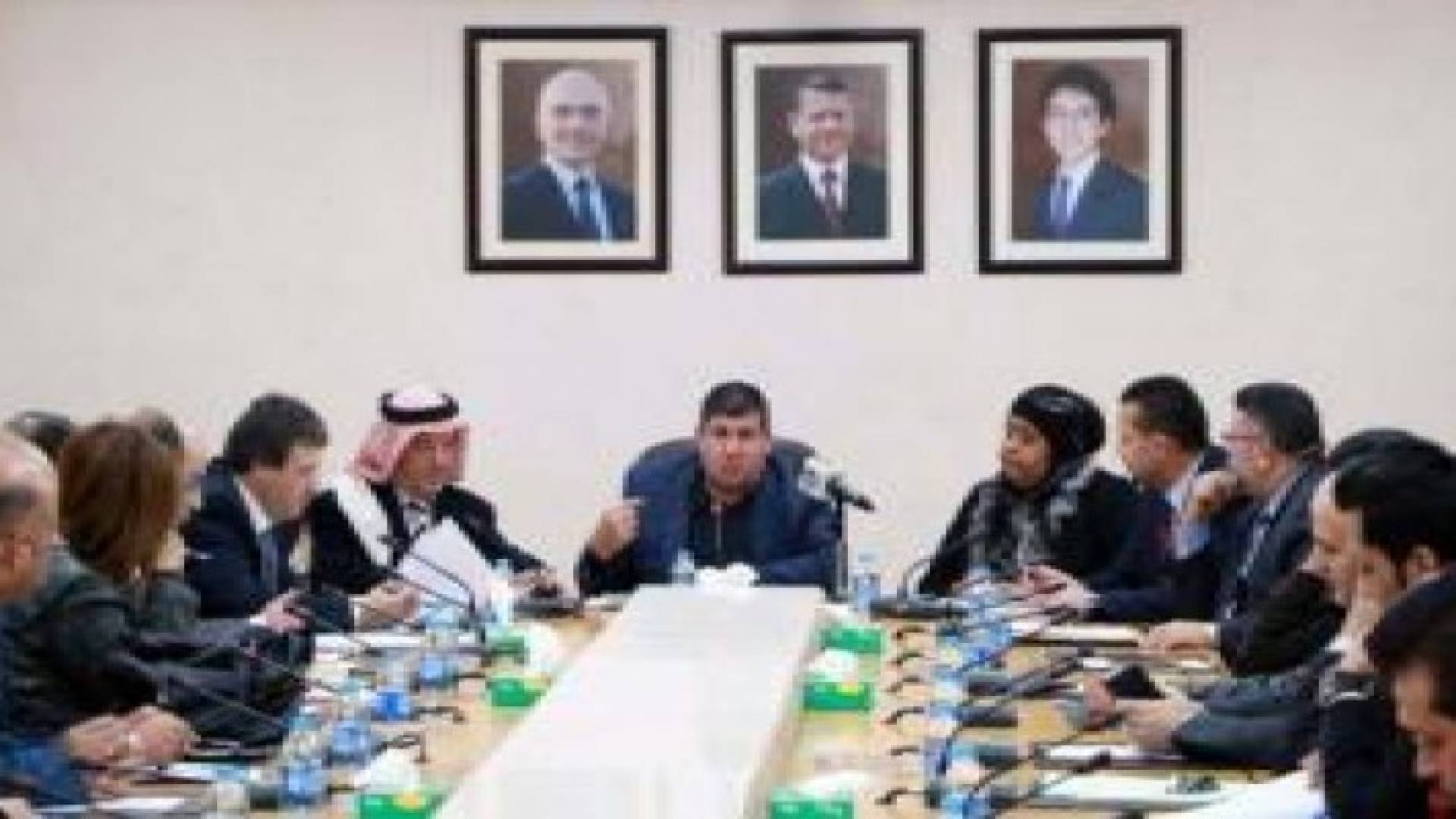 "فلسطين النيابية" تطالب بالغاء قرار الزام ابناء غزة بالحصول على تصاريح عمل