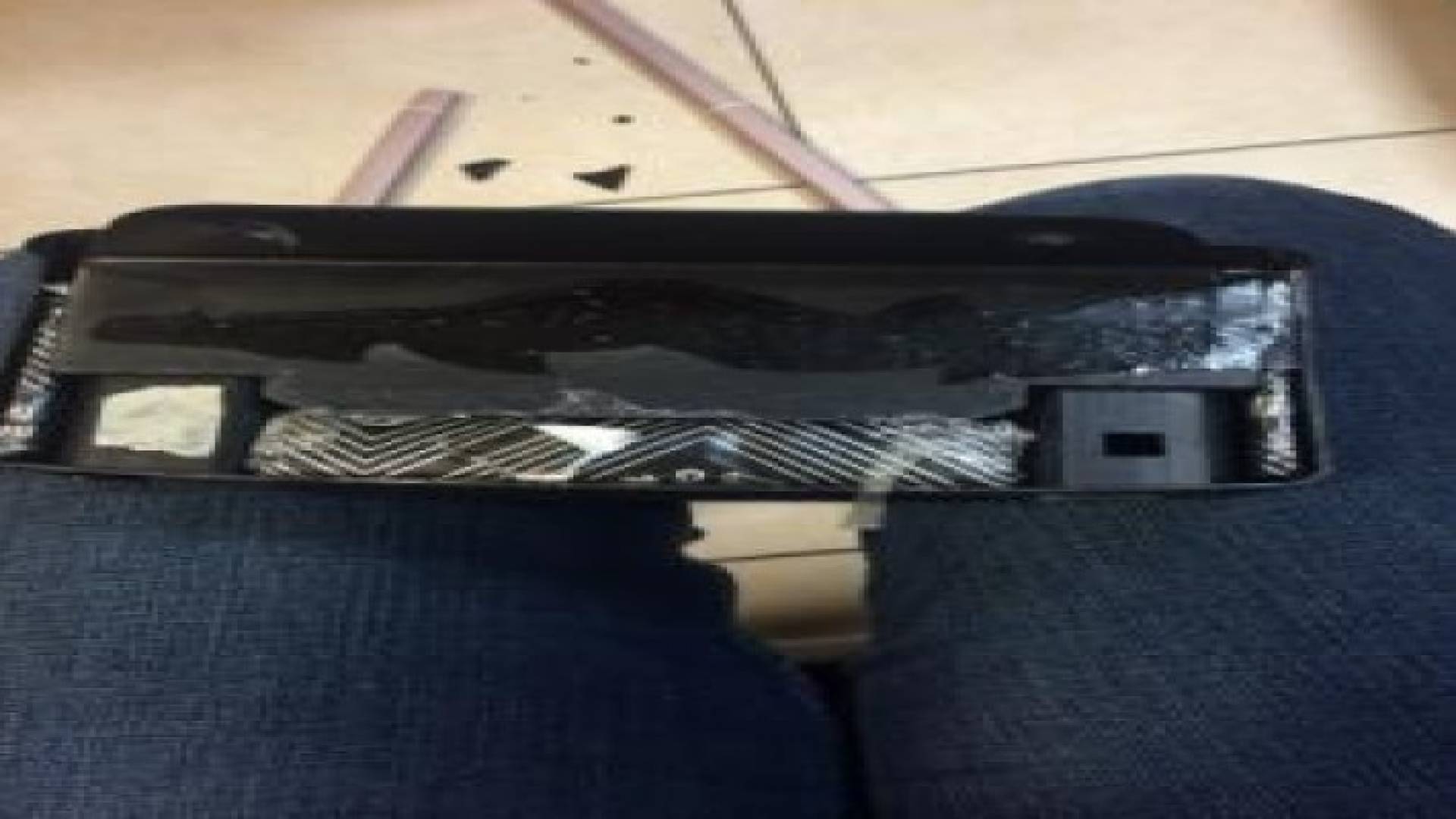 بالصور: مخدرات بأيدي ومواسير حقائب سفر