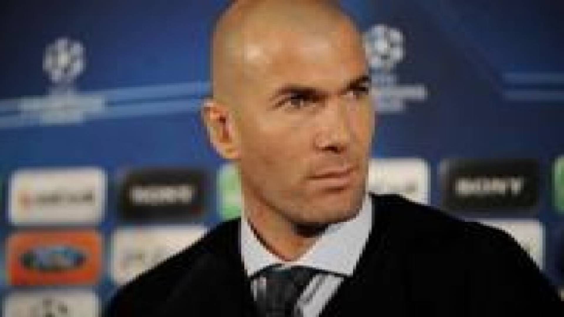 زيدان سعيد بفوزه الأول مع ريال مدريد