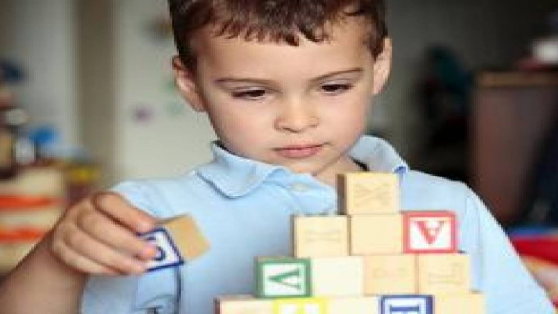 دورة مجانية تدريبية لتأهيل 23 أما من أمهات أطفال التوحد