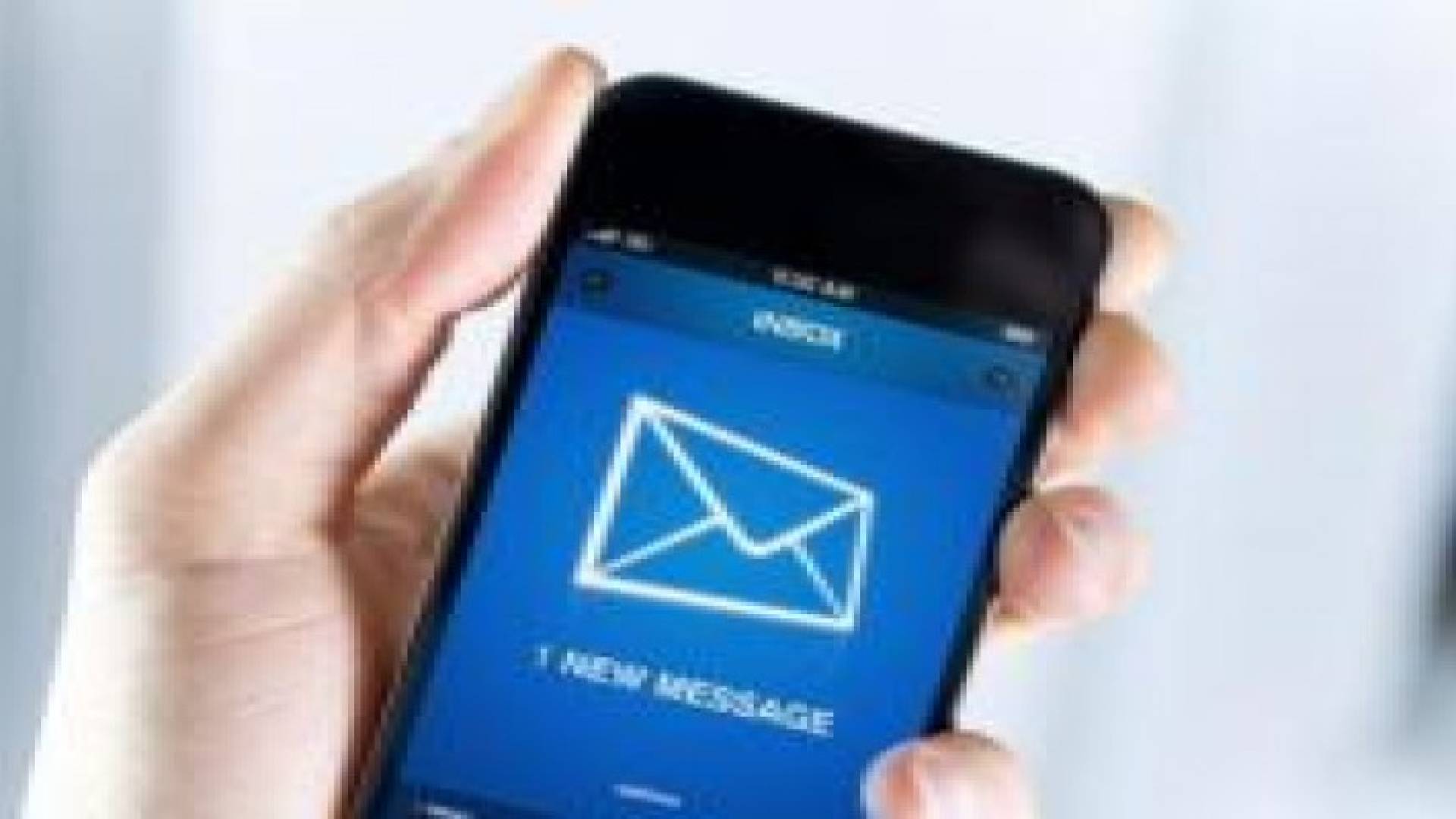 تصفح بريد العمل بالهاتف يقود للاكتئاب
