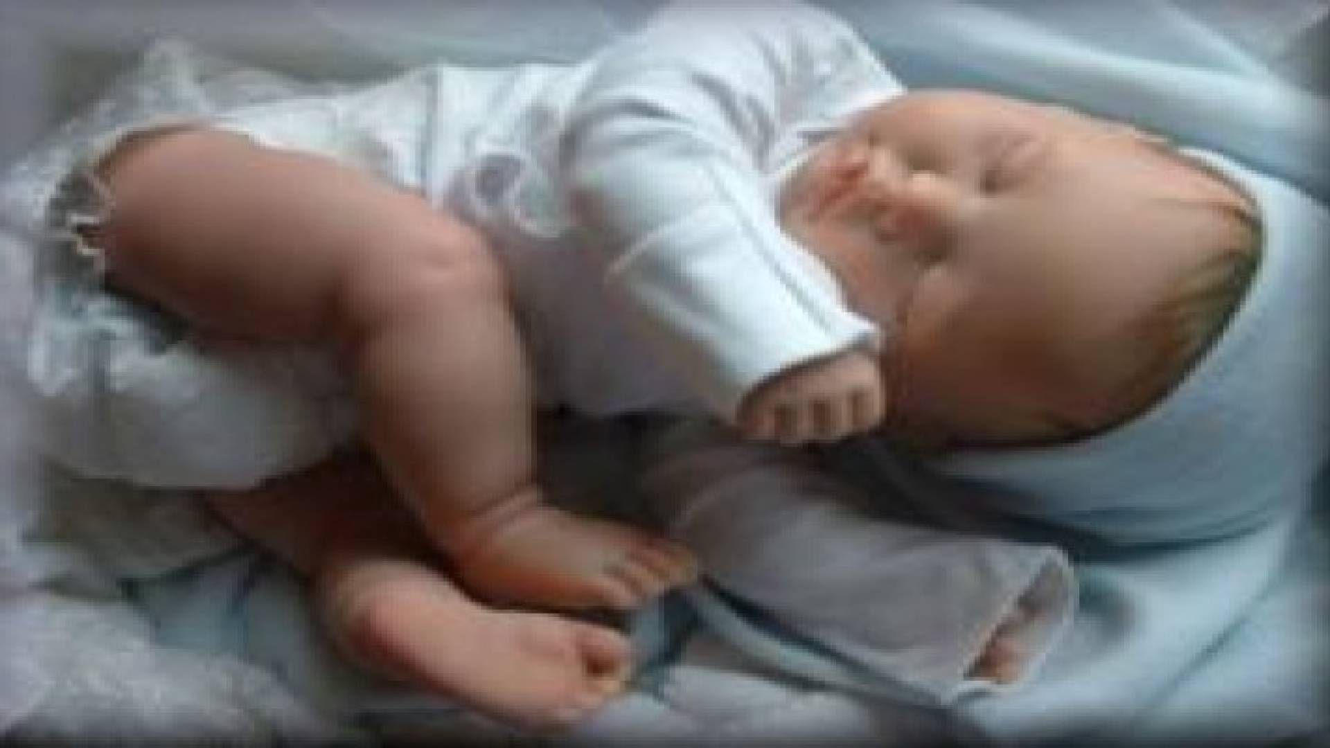 رضيع يدفع ثمن خلاف أبويه .. تفاصيل