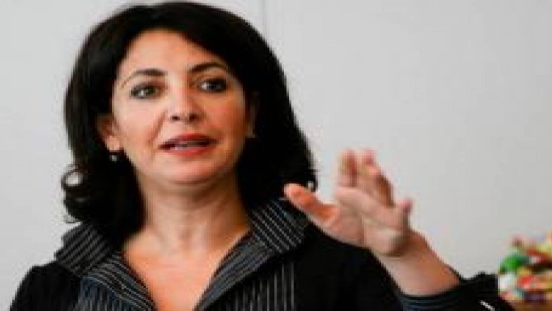 فوز سيدة من أصول مغربية برئاسة مجلس الشيوخ الهولندي