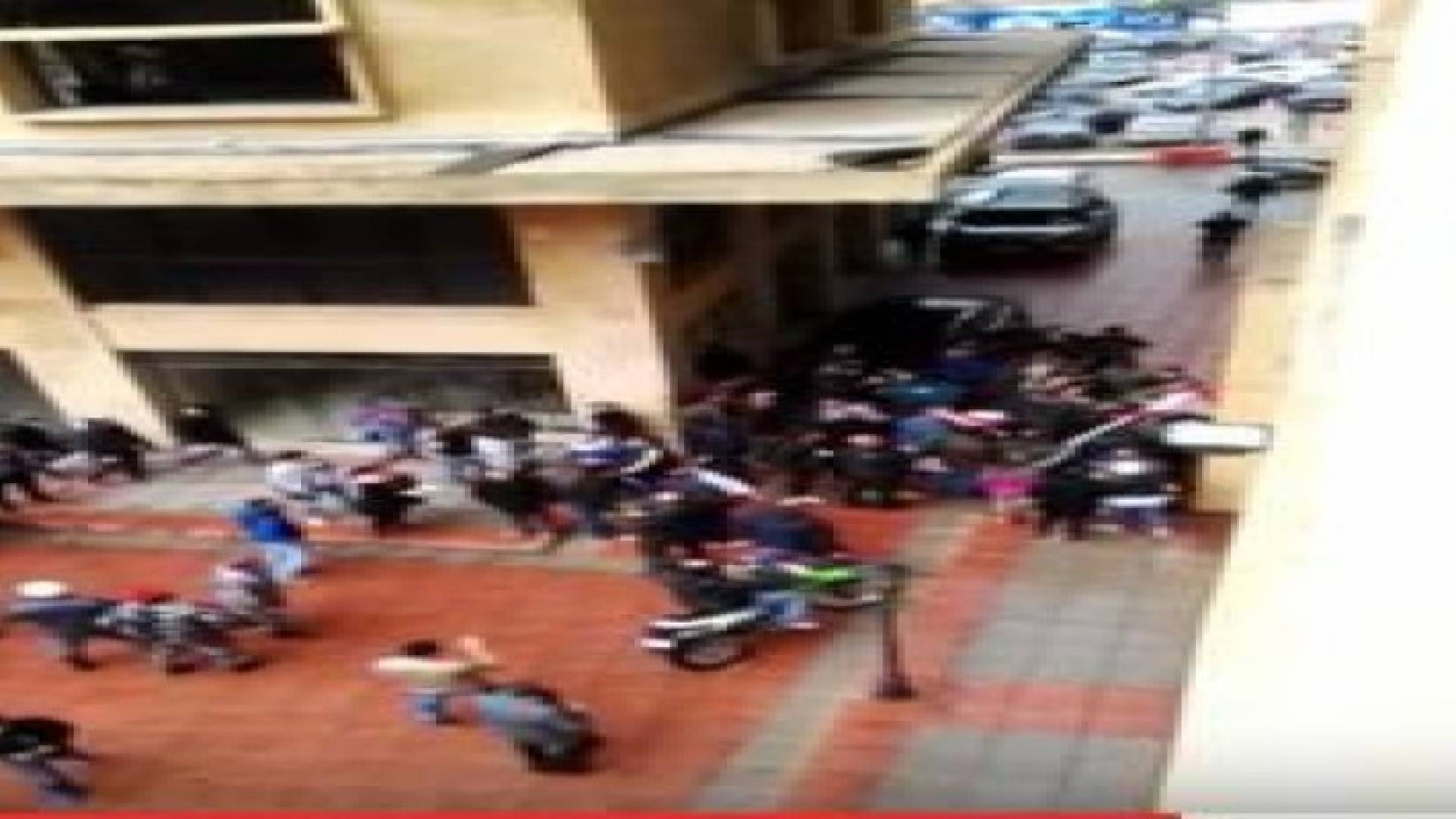 لبنان :  ناشطو الحراك المدني يقتحمون وزارة البيئة.. وتدافع مع القوى الأمنية .. فيديو