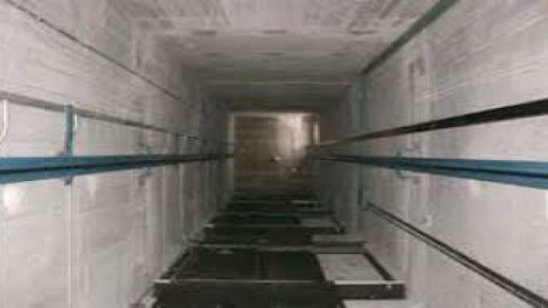 إصابة 4 اشخاص اثر سقوط مصعد في وادي موسى