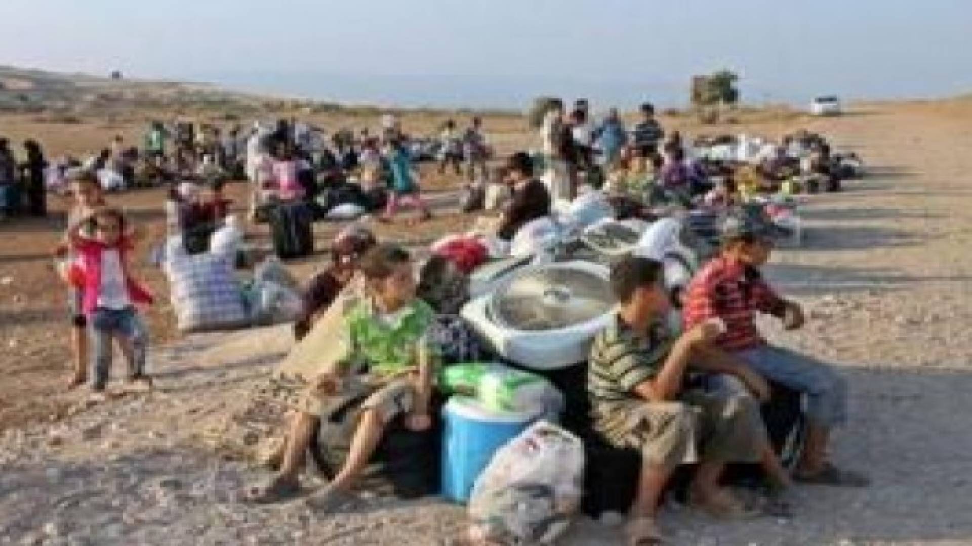16 ألف سوري على الحدود يحتاجون مساعدة عاجلة