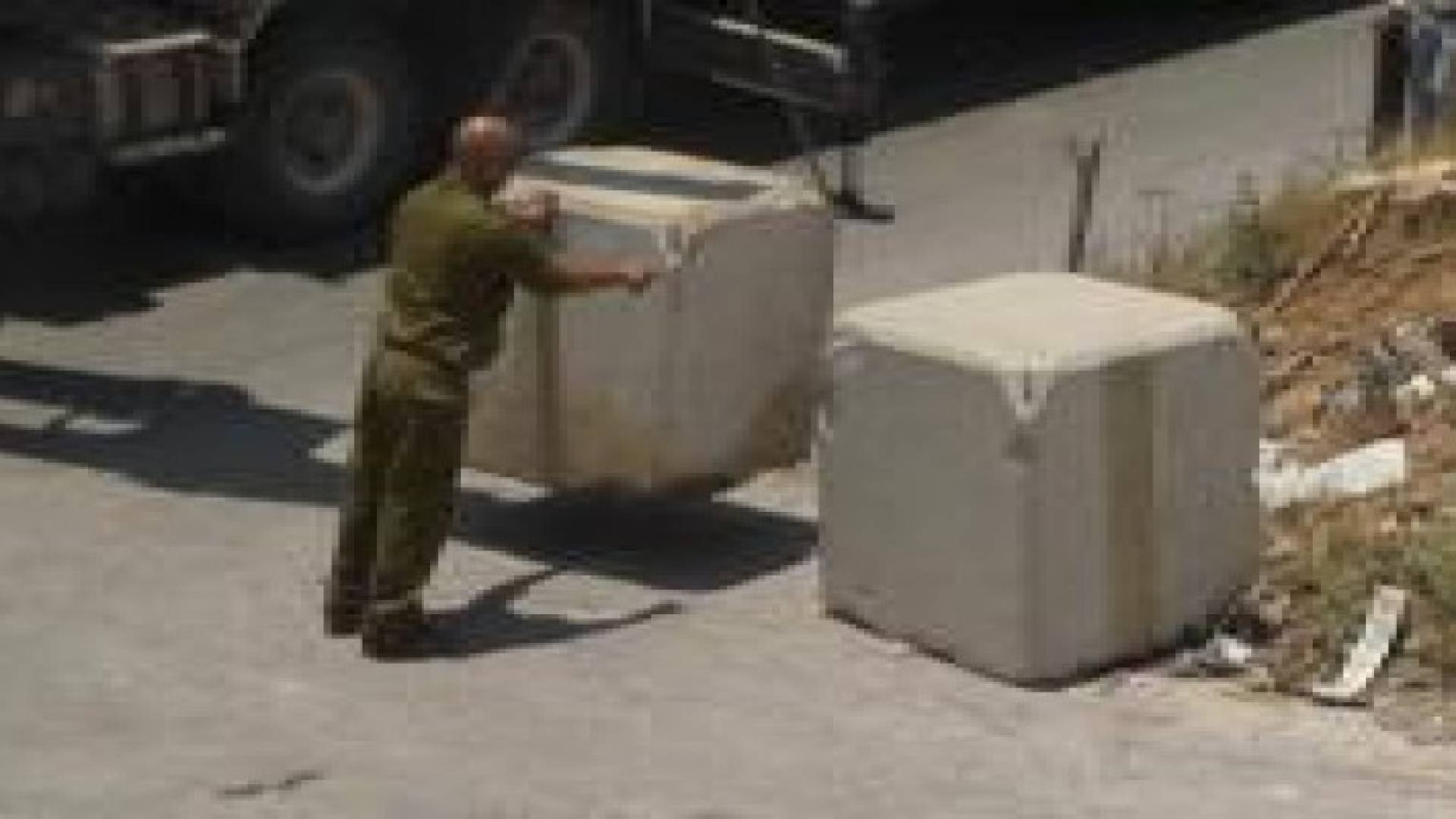 الاحتلال يغلق المدخل الرئيسي لقرية النبي صالح شمال غرب رام الله