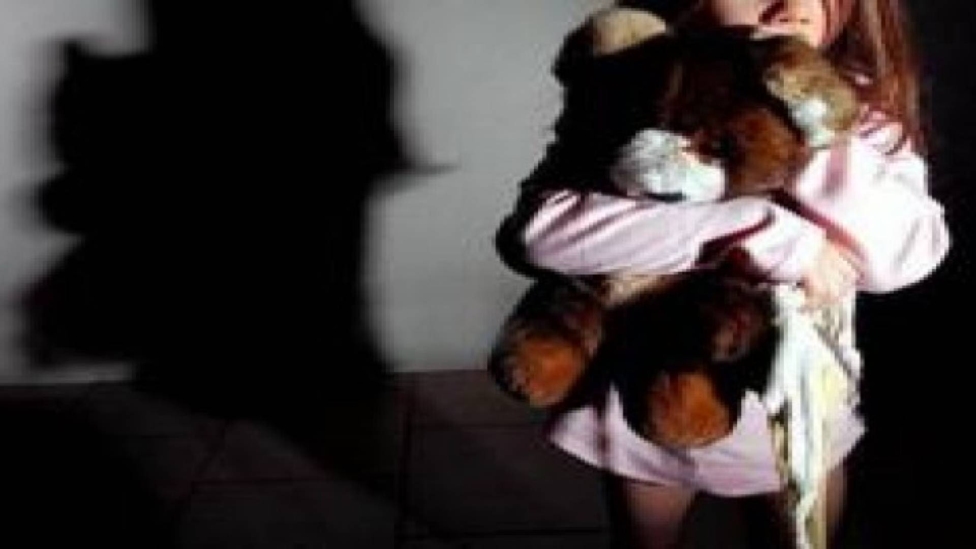 عاملة منزل تهتك عرض طفلة مخدومتها .. تفاصيل