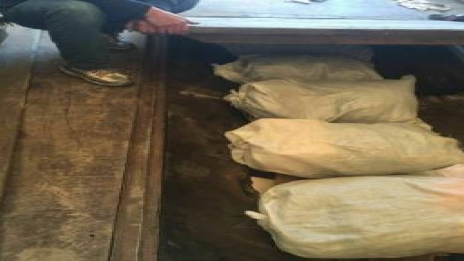 بالصور : احباط تهريب 2.5 مليون حبة مخدرة بواسطة مركبة شحن