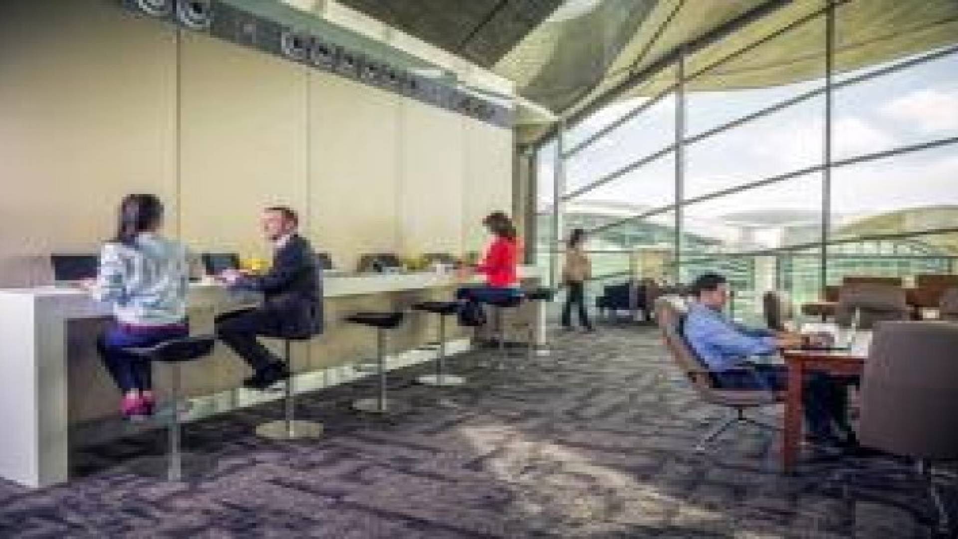 صالة الملكية الأردنية "كراون" الأفضل في مطارات الشرق الأوسط وافريقيا .. صور