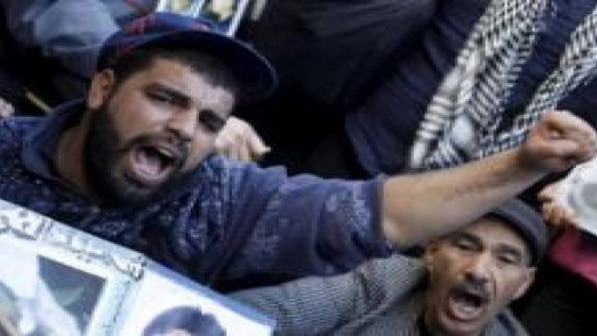 شرطة تونس تشتبك مع محتجين يطالبون بوظائف