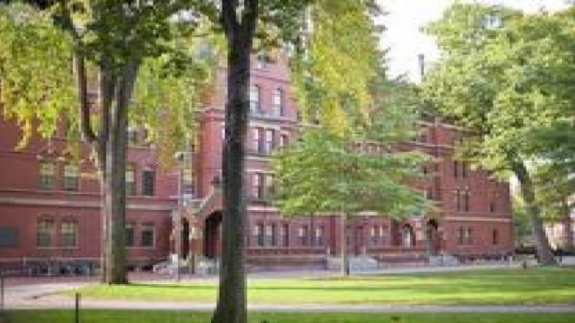 إخلاء تسع مدارس أميركية إثر إنذار بوجود قنابل