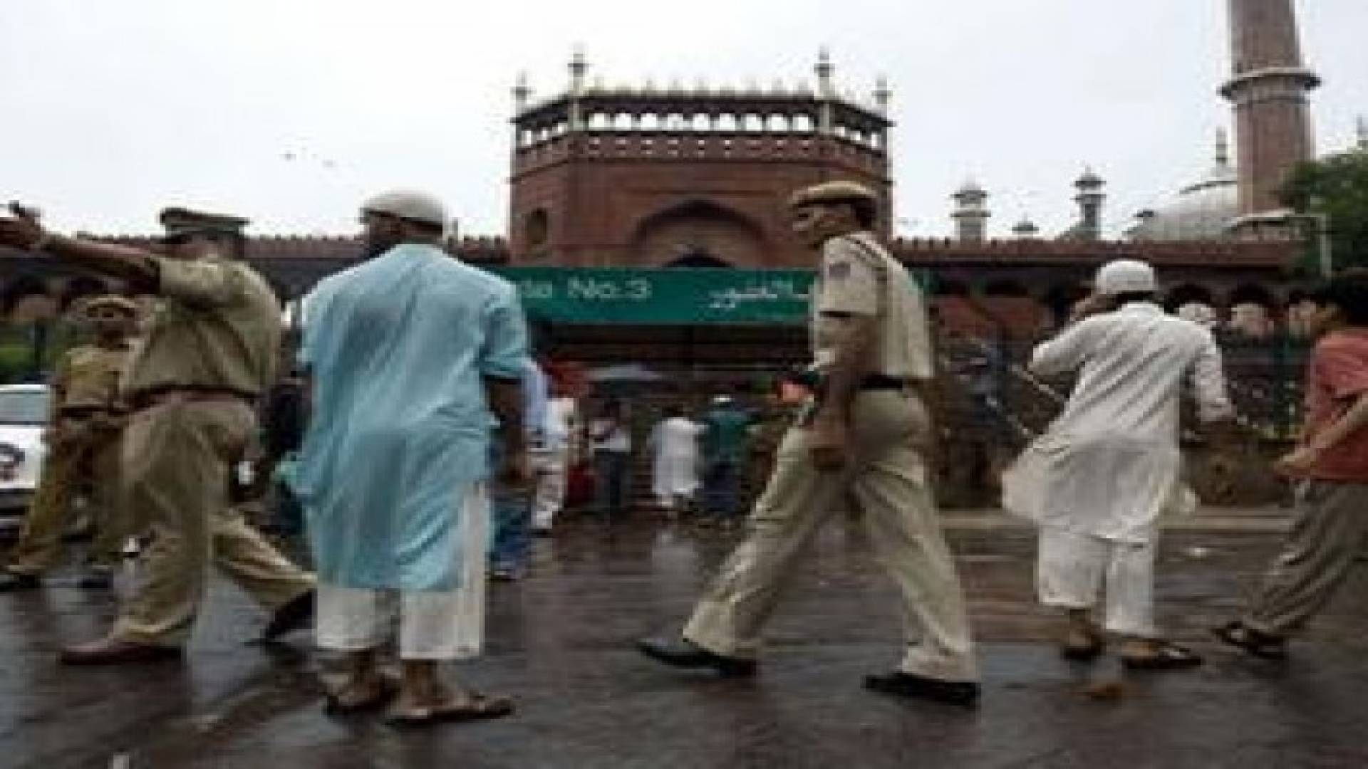 ارتفاع عدد ضحايا الهجوم على جامعة باكستانية إلى 25 قتيلا