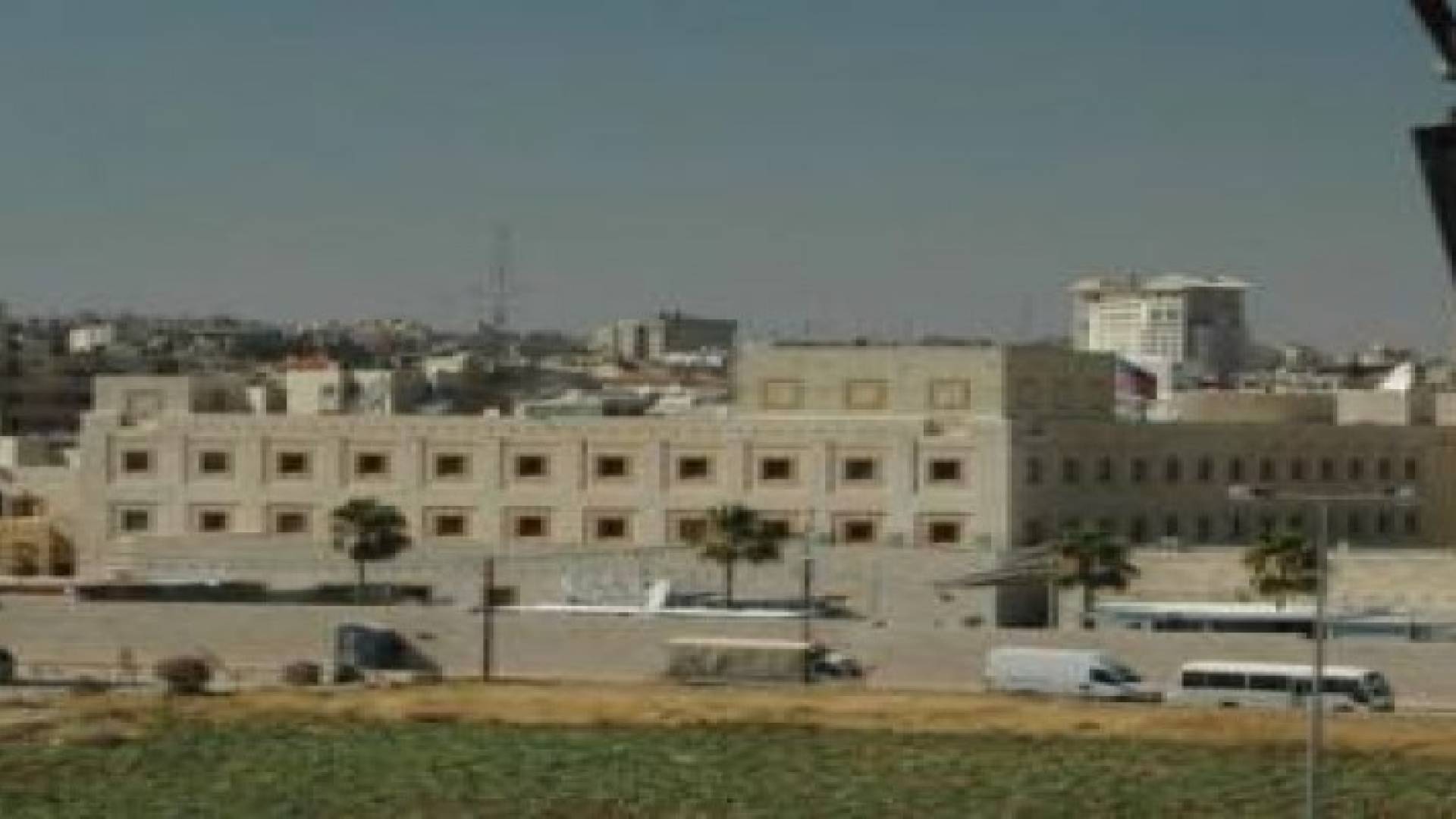 السفارة الأمريكية : لم نصدر أية تحذيرات لمواطنينا حول الحالة الجوية .. تفاصيل