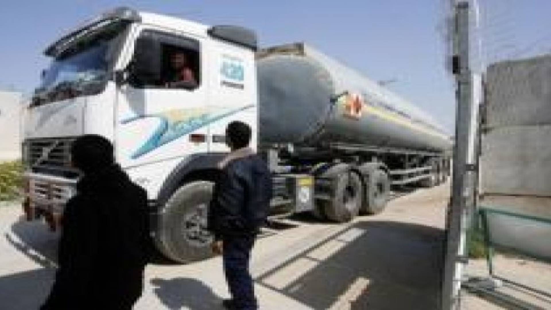 فتح "أبو سالم" استثنائيا غدا لإدخال وقود لكهرباء غزة