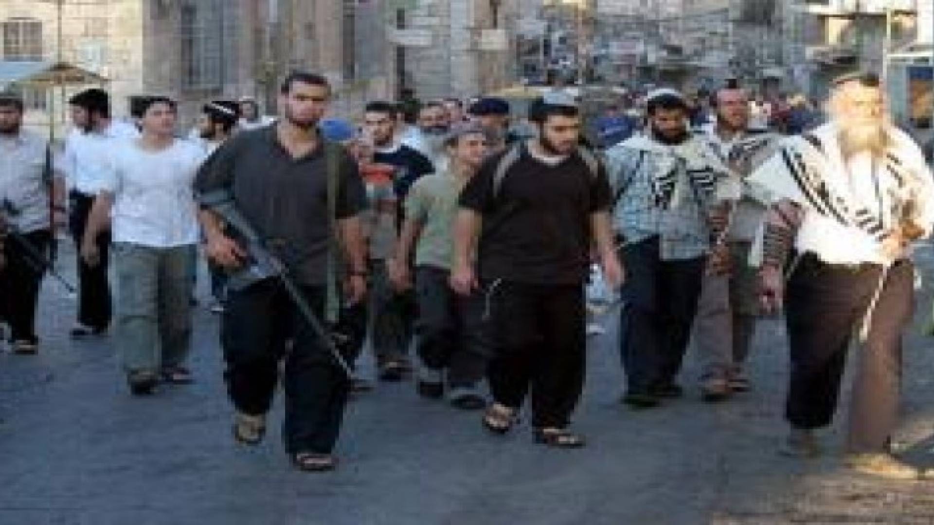 أعضاء كنيست هددوا باسقاط الحكومة حال تم اخلاء المستوطنين في الخليل