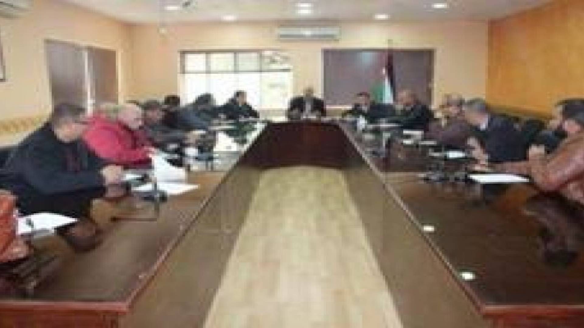 غرفة عمليات في سحاب استعدادا للظروف الجوية