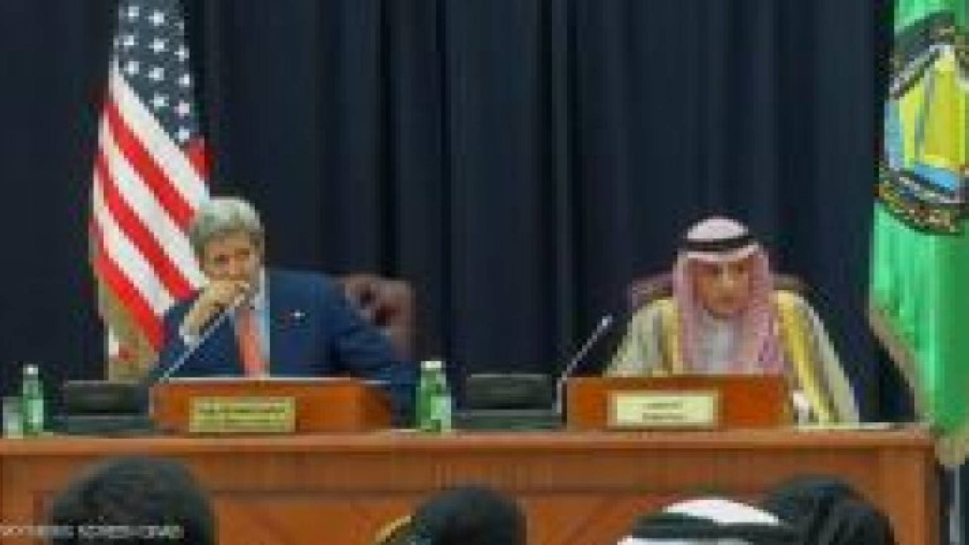 كيري: قلقون من الأنشطة الإيرانية العدائية وندعم الخليج