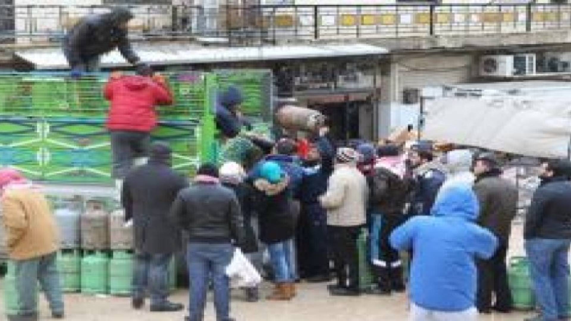 زيادة الطلب على مادتي الغاز والكاز .. والسولار والبنزين ضمن المعدل