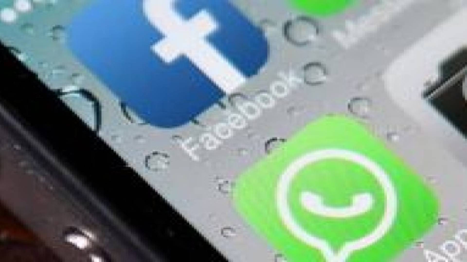واتس آب يضيف خيار مشاركة البيانات مع فيسبوك