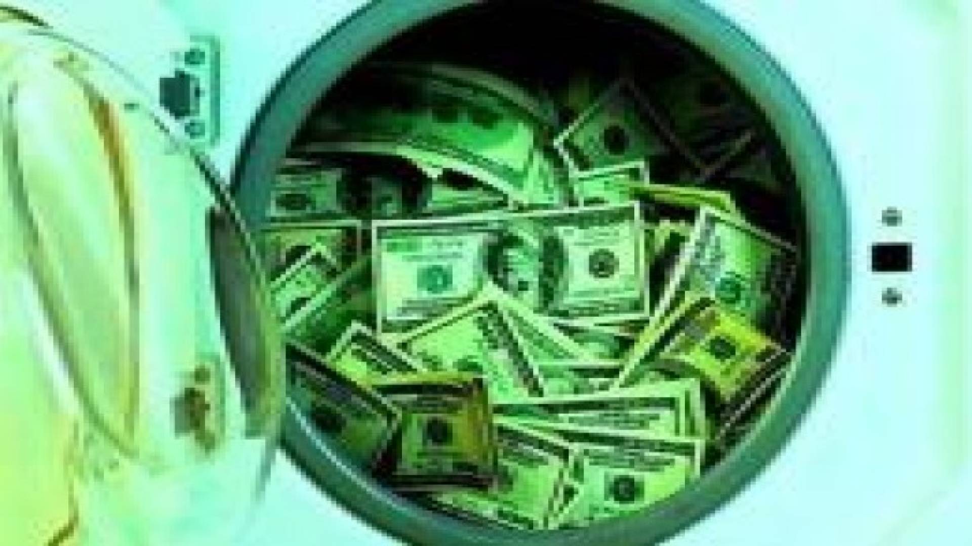 المرأة التي غسلت 48 مليون دولار مع الجينز بماكنة غسيل