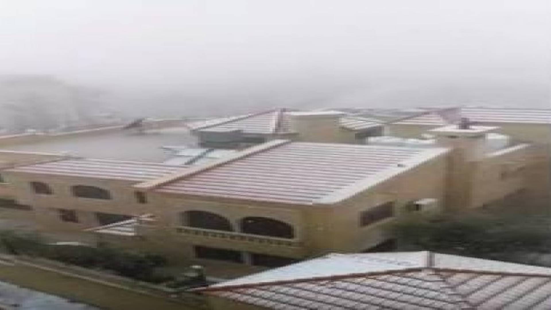 شاهدوا بالفيديو: تساقط الثلوج في العاصمة عمان