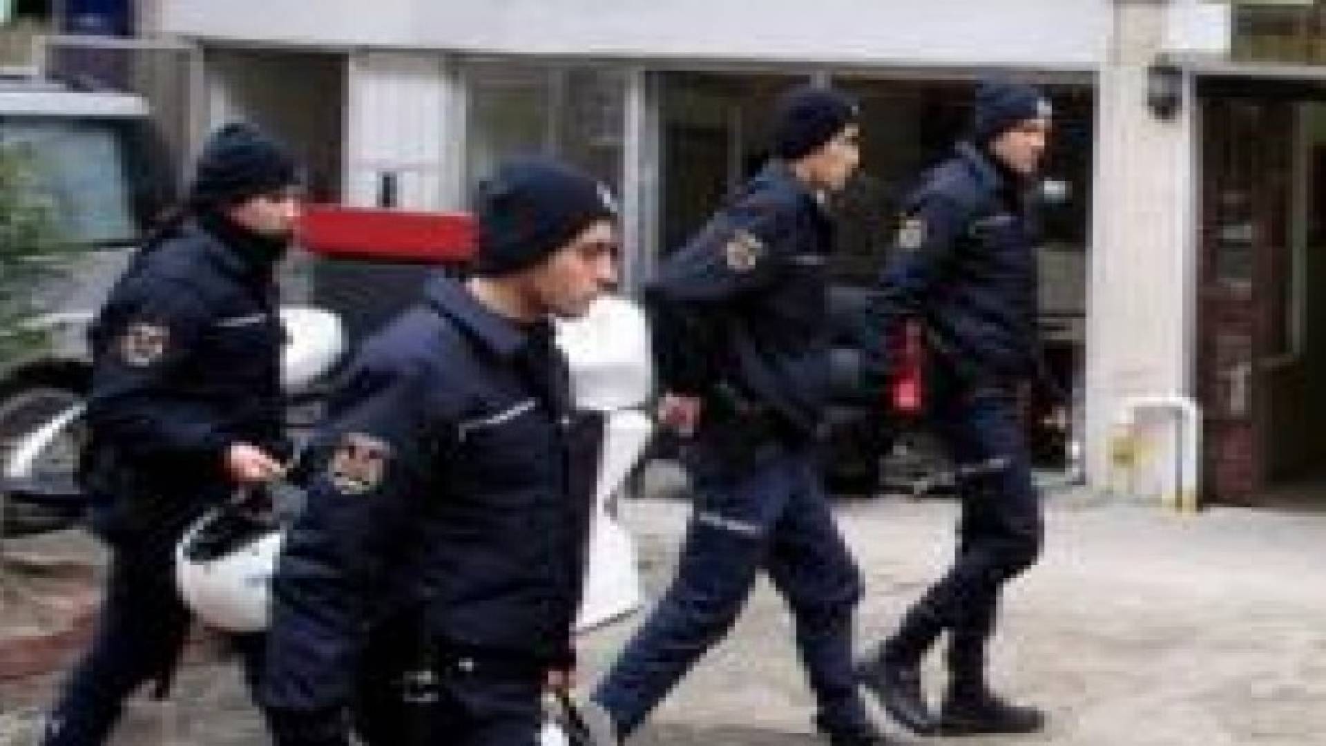 تركيا تعتقل مشتبهين بإرسال مسلحين لداعش