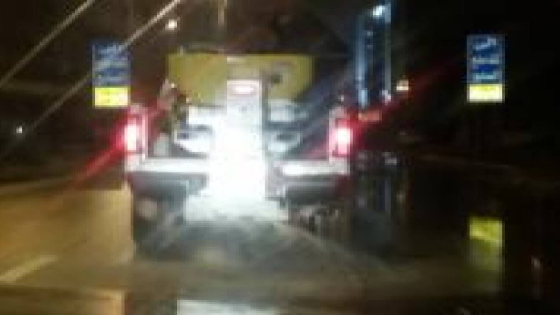 الأمانة تباشر بنثر الملح تحسبا لحالات الانجماد