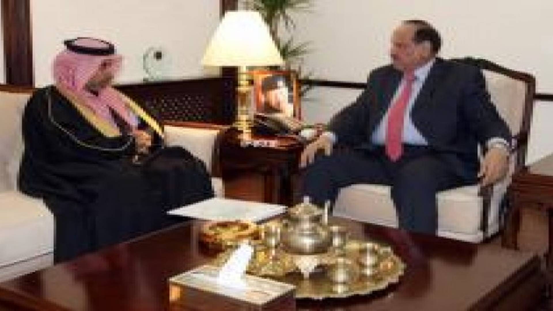 وزير الداخلية يلتقي امين عام مجلس وزراء الداخلية العرب