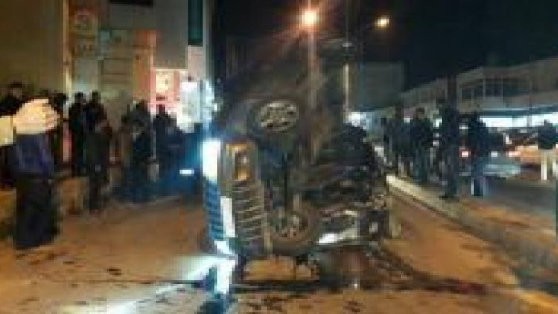 انزلاق مركبة واستقرارها فوق أخرى بمرج الحمام .. فيديو