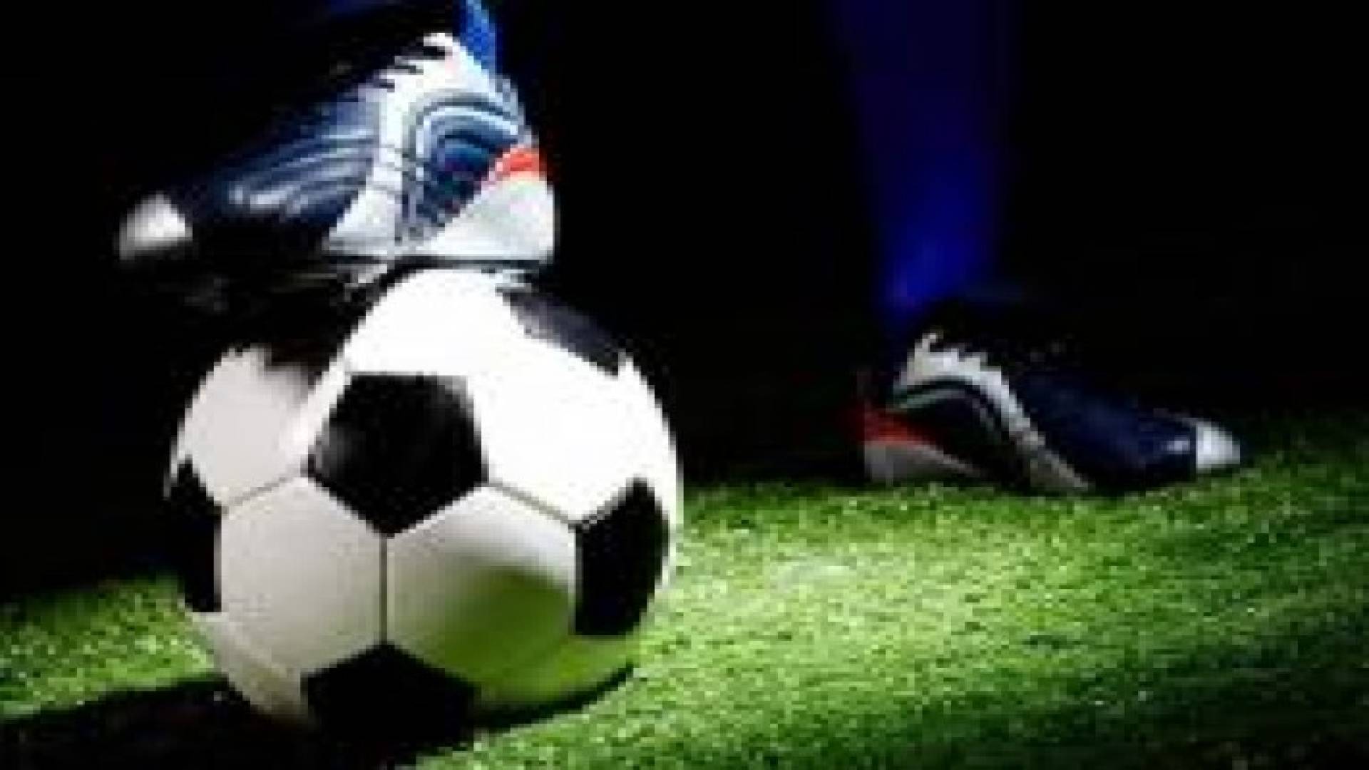 أندرلخت يتقدم للمركز الثاني بعد فوزه على سانت ترويدينز