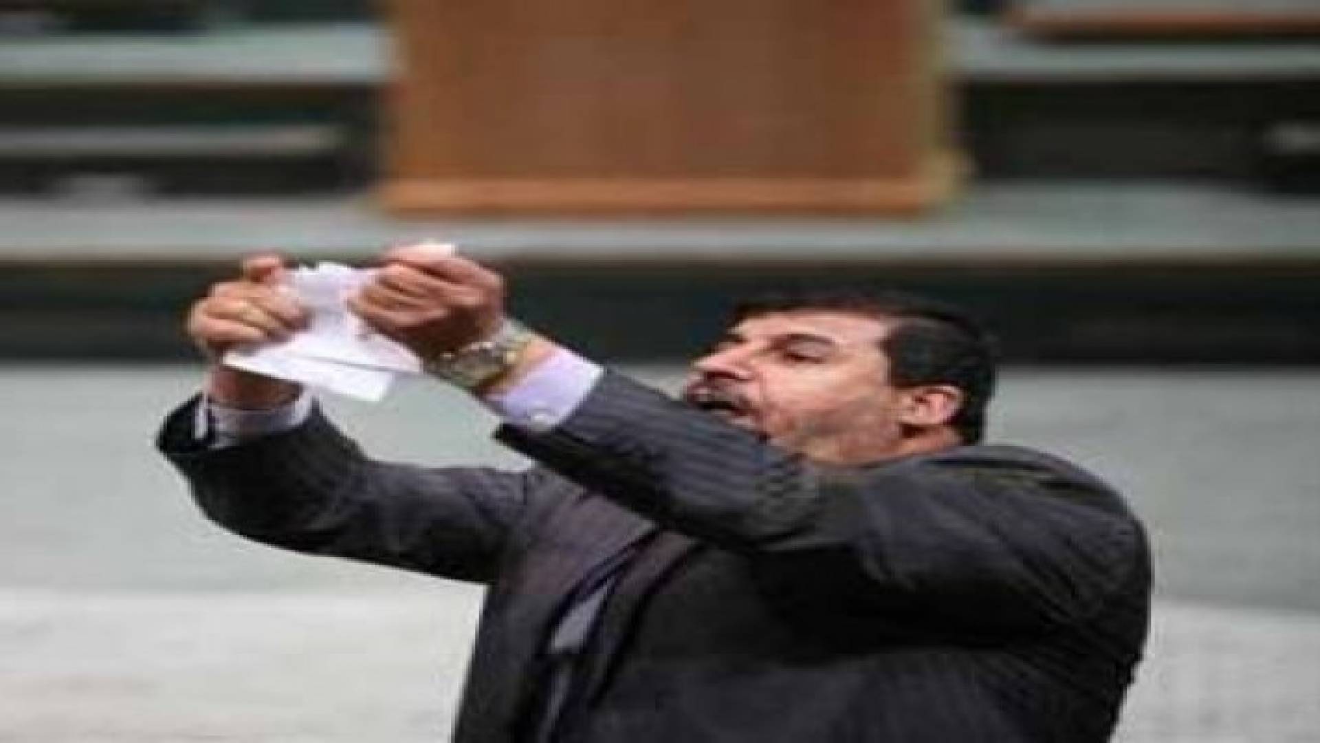 النائب السعود يوجه أسئلة للنسور حول تعيين مدير المدينة بأمانة عمان