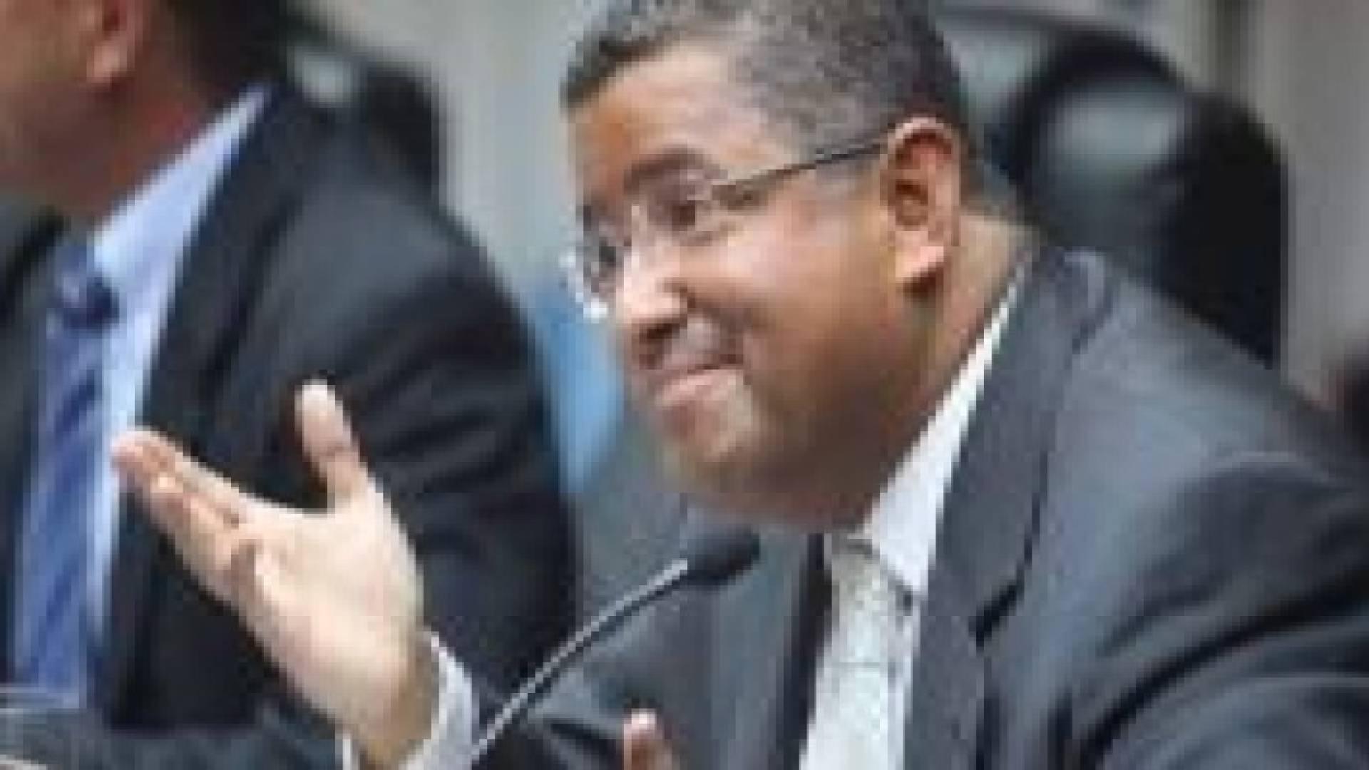 وفاة رئيس السلفادور الأسبق فرانسيسكو فلوريس