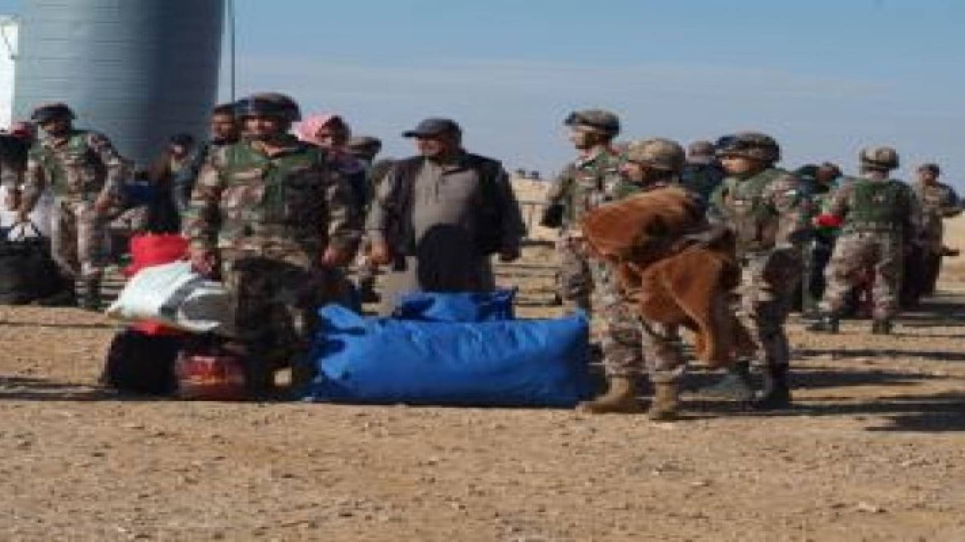 "حرس الحدود" تستقبل 64 لاجئا سوريا