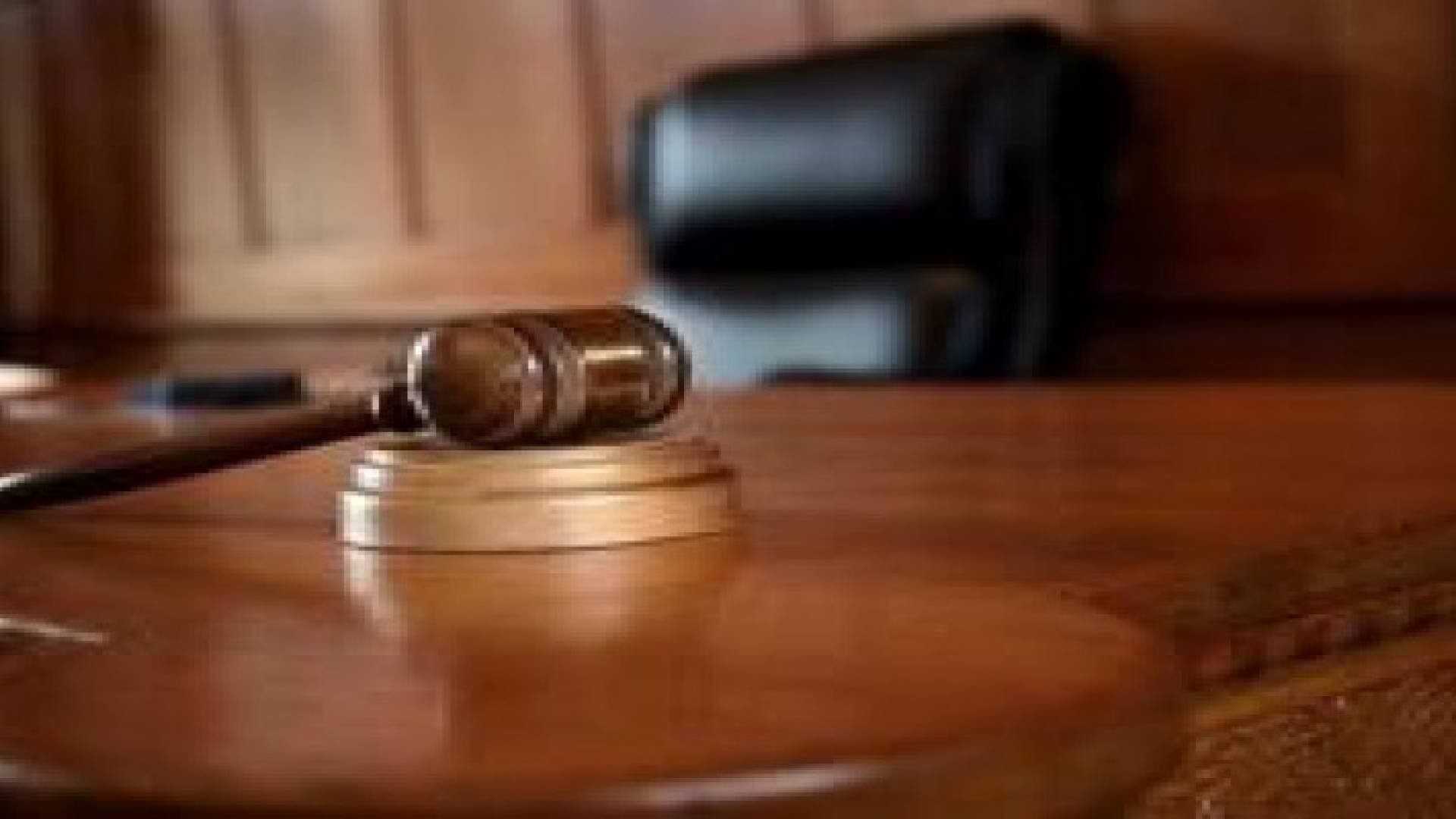 محكمة فلسطينية تدين غيابيا مسؤولا سابقا بالسلطة يعيش في الأردن