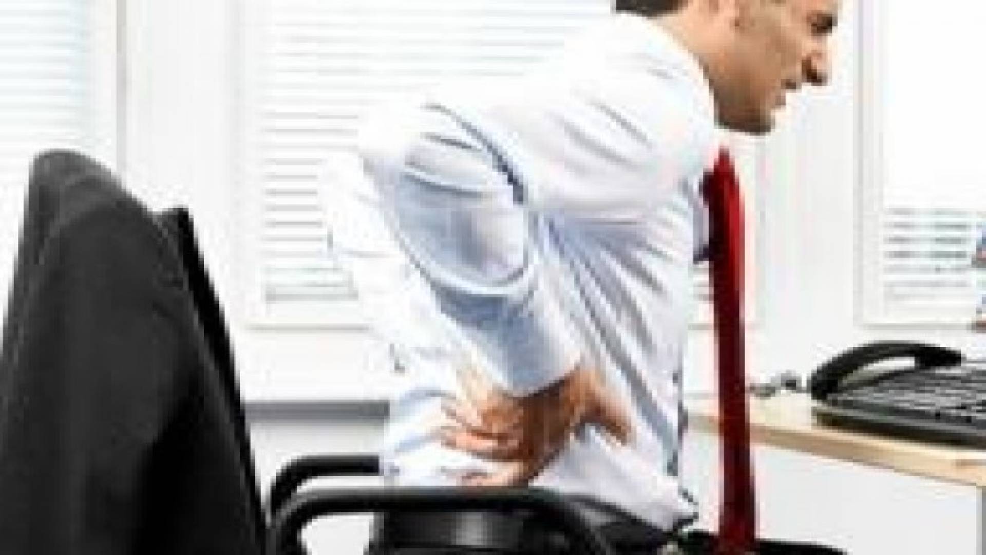 أطباء: الكآبة من أسباب آلام الظهر