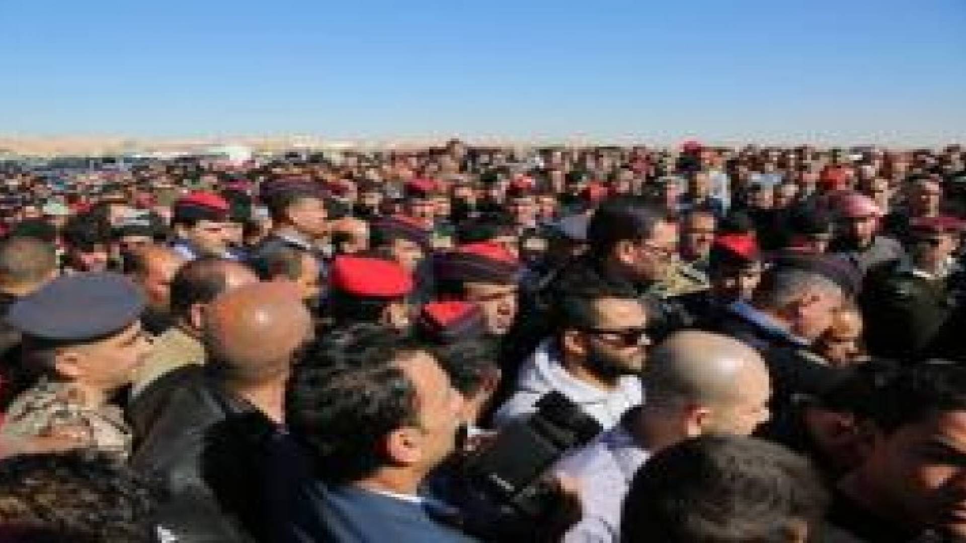 تشييع جثمان شهيد الأمن العام الطيار حازم حسونة .. صور