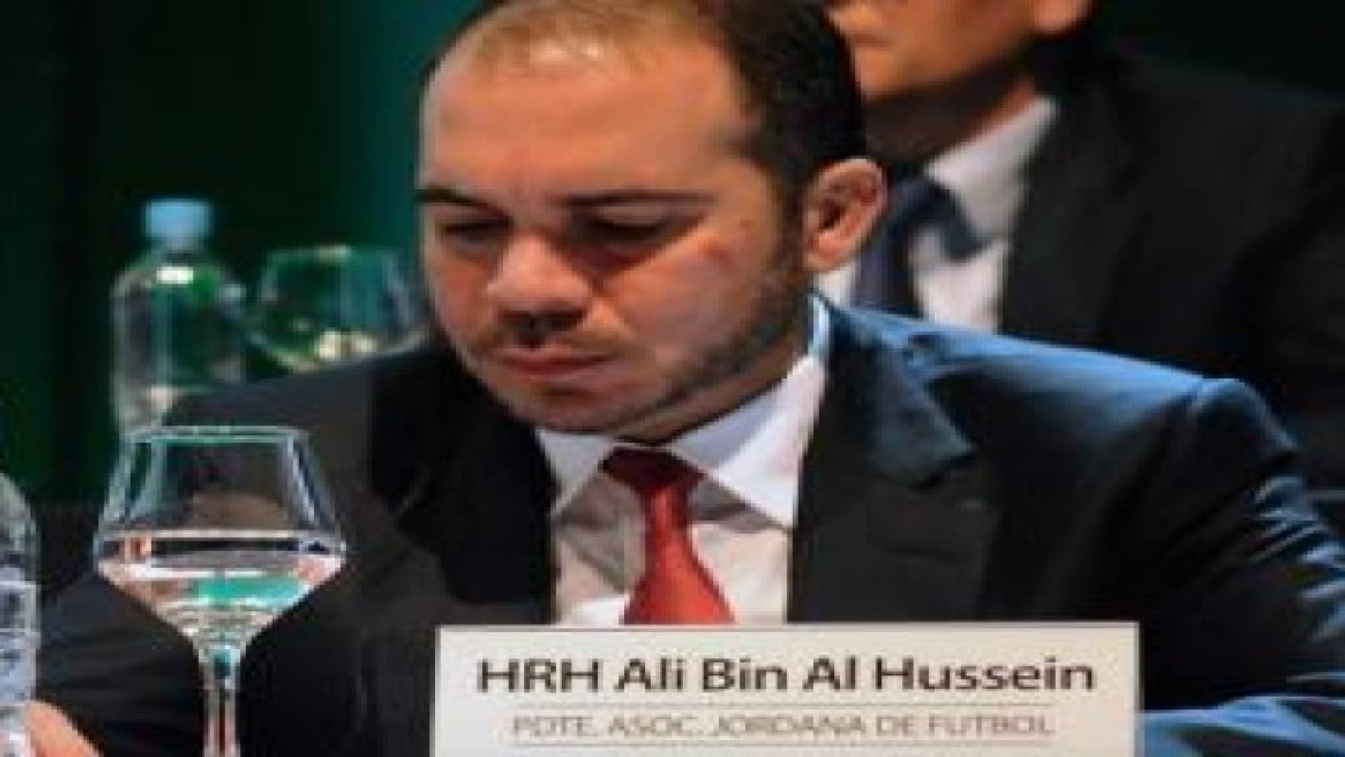 الأمير علي يهاجم الفيفا عن قطع التمويل عن اتحادي أمريكا الجنوبية والكونكاكاف